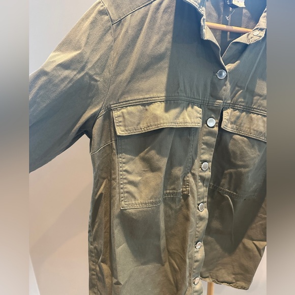 Divided by H&M Shacket Shirt Olive Green NWOT Medium - Picture 3 of 6